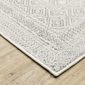 Homeroots 3' X 5' White And Grey Oriental Power Loom Stain Resistant Area Rug  Polyester 507933
