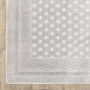 Homeroots 5' X 8' White And Grey Oriental Power Loom Stain Resistant Area Rug  Polyester 507934