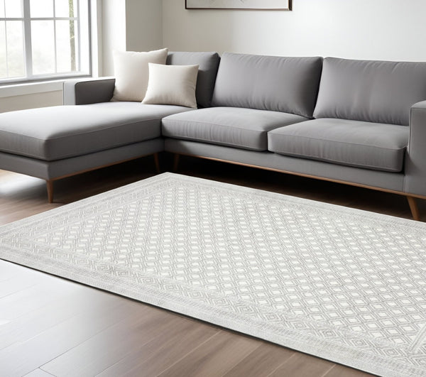 HomeRoots 2' Elegant White and Grey Oriental Power Loom Runner Rug – Stain Resistant, Durable and Stylish 8' X 11' 507936