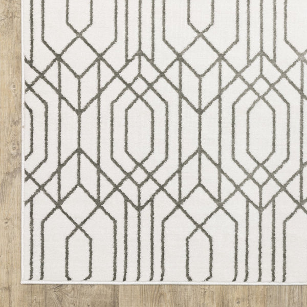HomeRoots 2' White and Grey Geometric Runner Rug - Stain Resistant, Modern Design for High-Traffic Areas 2'3" x 7'6" 507944