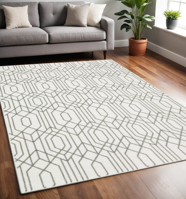 HomeRoots 2' White and Grey Geometric Runner Rug - Stain Resistant, Modern Design for High-Traffic Areas 5' X 8' 507946