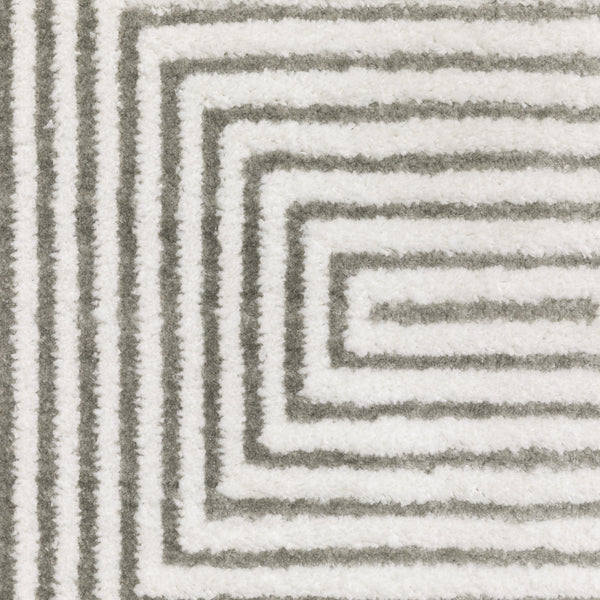 Homeroots 3' X 5' Grey And White Geometric Power Loom Stain Resistant Area Rug  Polyester 507951