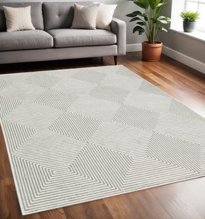 HomeRoots 2' Grey and White Geometric Runner Rug - Stain Resistant and Modern Design for High-Traffic Areas 5' X 8' 507952