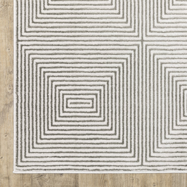 Homeroots 5' X 8' Grey And White Geometric Power Loom Stain Resistant Area Rug  Polyester 507952