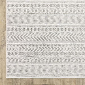 HomeRoots 2' White and Grey Geometric Power Loom Runner Rug - Stain Resistant, Durable, Modern Design for Hallways 5' X 8' 507958