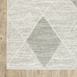 Homeroots 3' X 5' Grey And Ivory Geometric Power Loom Stain Resistant Area Rug  Polypropylene 508493