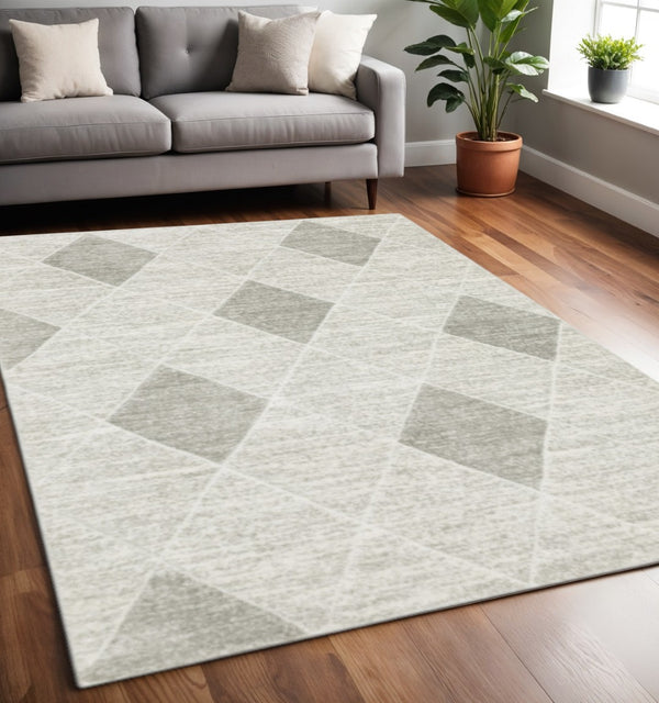 HomeRoots 2' Modern Grey and Ivory Geometric Runner Rug - Stain Resistant, Soft Pile for High-Traffic Areas 5' X 8' 508494