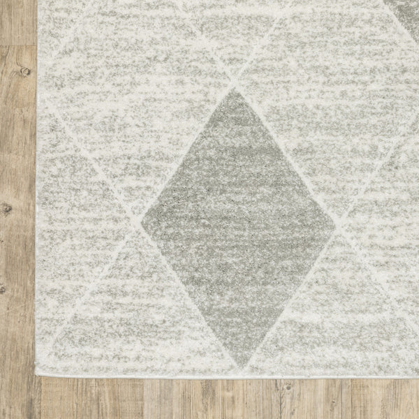 Homeroots 8' X 11' Gray And Ivory Geometric Power Loom Area Rug  Polypropylene 508496