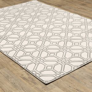 Homeroots 5' X 8' Ivory And Grey Geometric Power Loom Stain Resistant Area Rug  Polypropylene 508522