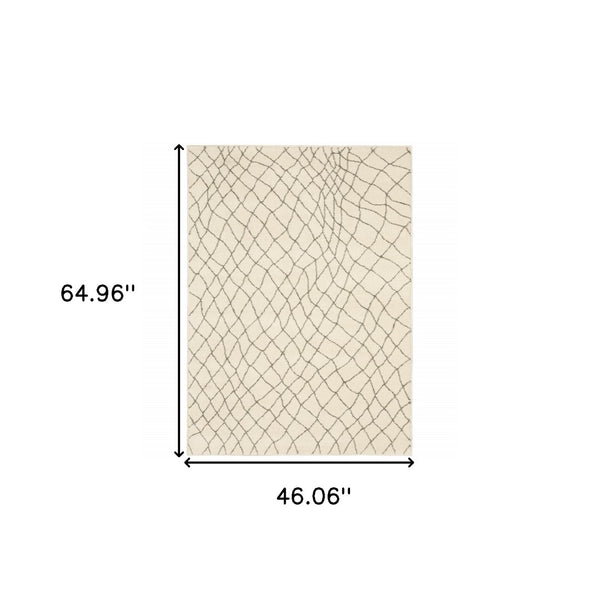 HomeRoots 2' Ivory and Grey Geometric Runner Rug - Stain Resistant, Power Loomed Design for Modern Spaces 4' X 6' 508673