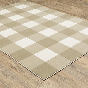 Homeroots 4' X 6' Beige And Ivory Geometric Power Loom Stain Resistant Area Rug Beige,Ivory Polypropylene 508947