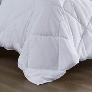 English Elm Oversized Cooling Down Alternative Comforter - Silky Nylon Jersey, Noiseless Diamond Quilt, Oeko-Tex White 22.83 L x 20.87 W x 8.07 H B035P268147