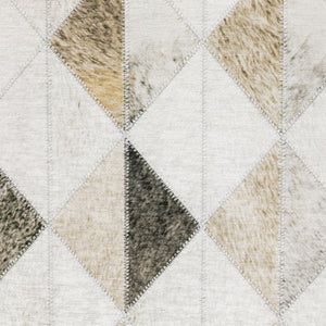 HomeRoots 5' Stylish Geometric Area Rug in Beige, Brown, Grey, and Ivory - Stain Resistant & Modern Design! 5' X 7' 509490