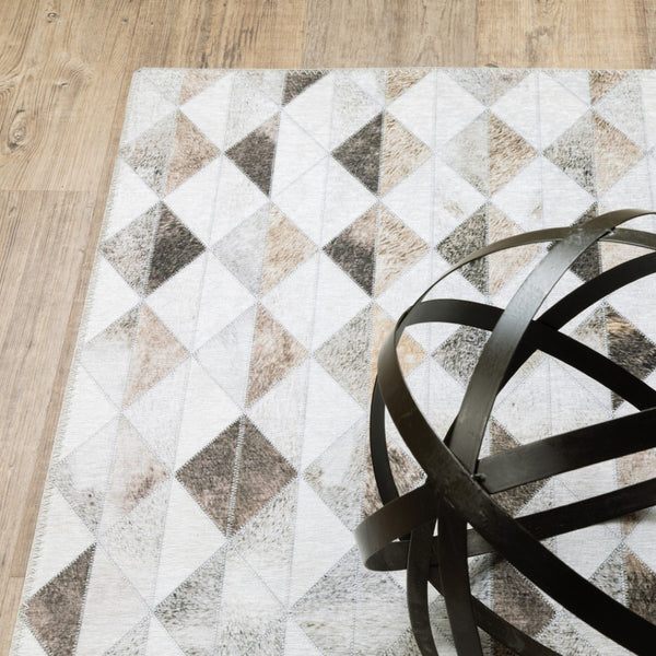 HomeRoots 5' Stylish Geometric Area Rug in Beige, Brown, Grey, and Ivory - Stain Resistant & Modern Design! 8' X 10' 509491