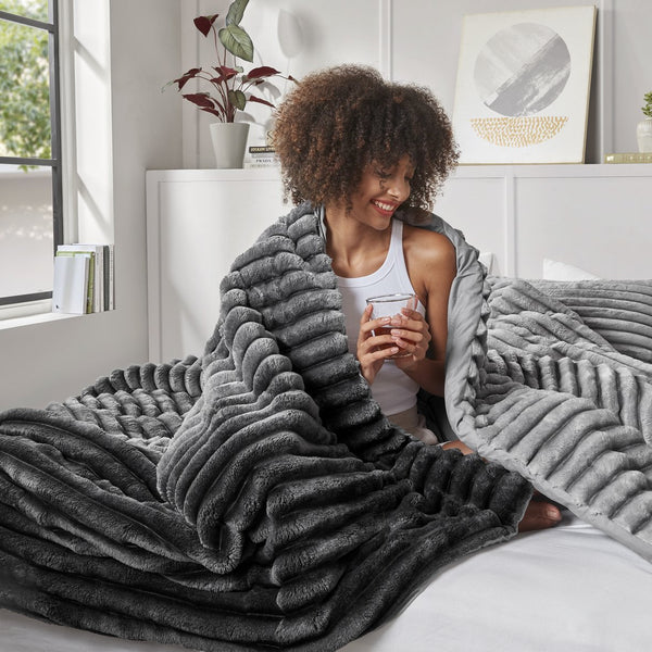 JLA Home Intelligent Design - Fluffy Plush Ribbed Comforter Set with 300gsm Loft, Oeko‑Tex Certified, Ready‑to‑Use Cozy Layering Grey Ombre AM10-0381