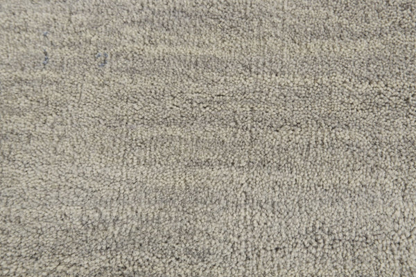 Homeroots 4' Black Wool Hand Woven Area Rug - Stain Resistant, Unique Artisan Craftsmanship For Modern Spaces 5' X 8' Wool 511059