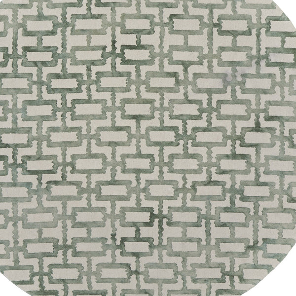 Homeroots 10' Ivory And Green Round Trellis Hand Tufted Area Rug Ivory,Green Wool Blend 511102