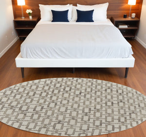 Homeroots 10' Ivory And Tan Round Trellis Hand Tufted Area Rug Ivory,Taupe Wool Blend 511108