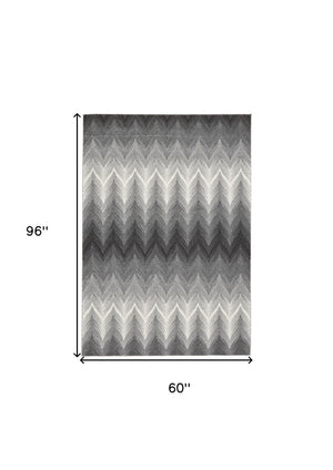 Homeroots 5' X 8' Gray And White Geometric Area Rug  Polypropylene 511153