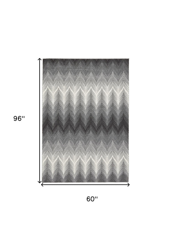 Homeroots 5' X 8' Gray And White Geometric Area Rug  Polypropylene 511153