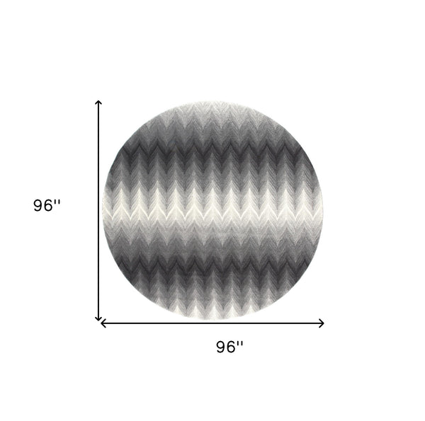 Homeroots 8' Gray And White Round Geometric Stain Resistant Area Rug  Polypropylene 511157