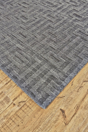 HomeRoots 5' Hand-Woven Geometric Area Rug - Stylish Contemporary Design with Metallic Tones for Modern Spaces Gray/Silver 5' x 8' 511182