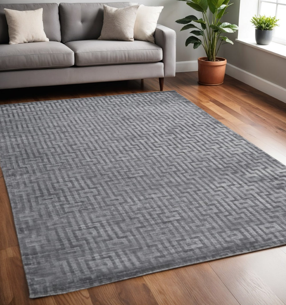 HomeRoots 5' Hand-Woven Geometric Area Rug - Stylish Contemporary Design with Metallic Tones for Modern Spaces Gray/Silver 5' x 8' 511182