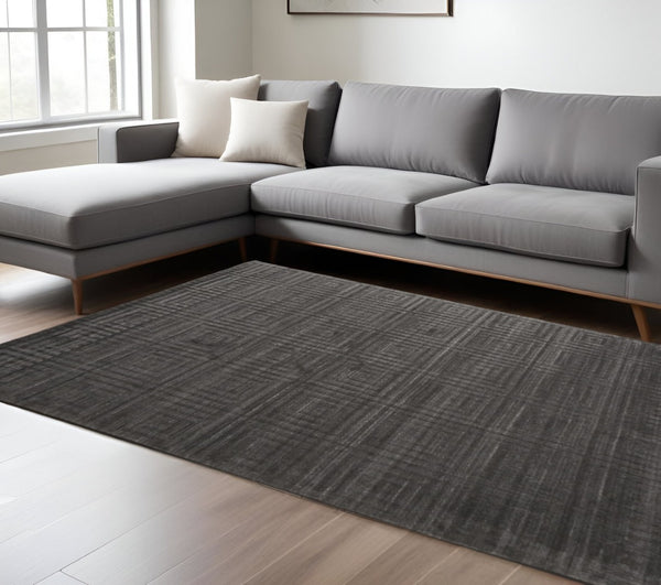 HomeRoots 5' Gray Geometric Hand-Woven Area Rug – Artisanal Design for Modern Home Comfort and Style 5' X 8' 511184