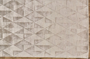 Homeroots 5' X 8' Taupe Geometric Hand Woven Area Rug Taupe Viscose 511192