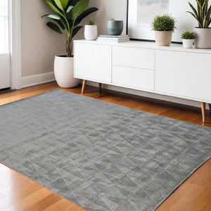 HomeRoots 4' Hand-Woven Gray Geometric Area Rug - Artisan Crafted, Modern Design for Stylish Spaces and Durability 4' X 6' 511194
