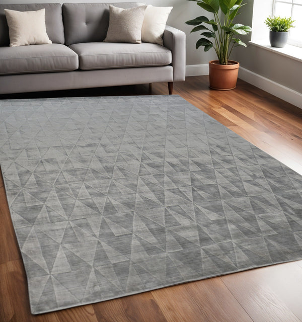 Homeroots 5' X 8' Gray Geometric Hand Woven Area Rug Gray,Ivory,Silver Viscose 511195