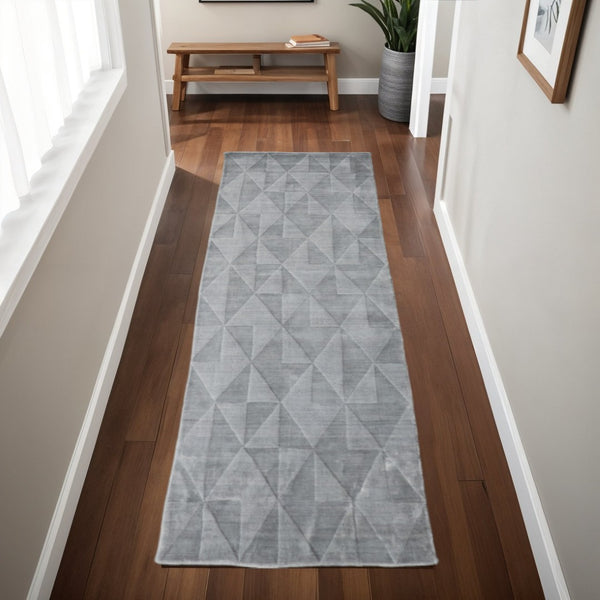 HomeRoots 4' Hand-Woven Gray Geometric Area Rug - Artisan Crafted, Modern Design for Stylish Spaces and Durability 8' Runner 511198