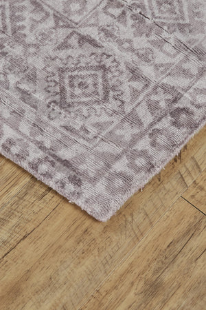 HomeRoots 5' Gray Abstract Hand Woven Area Rug – Contemporary Artistry for Modern Spaces and Timeless Charm 5' X 8' 511321