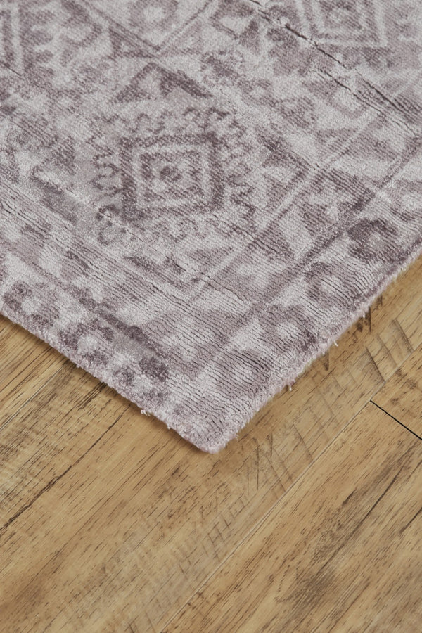 HomeRoots 5' Gray Abstract Hand Woven Area Rug – Contemporary Artistry for Modern Spaces and Timeless Charm 5' X 8' 511321