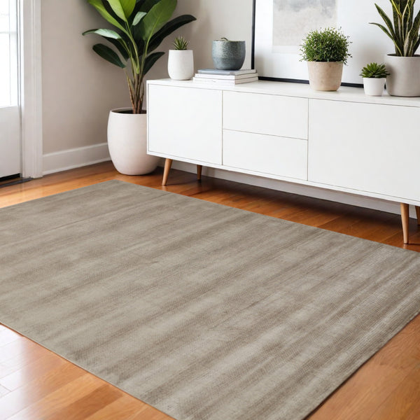 Homeroots 4' Hand Woven Area Rug - Unique Artisan Crafted Design For Stylish Home Décor And Comfort 4' X 6' Viscose 511337