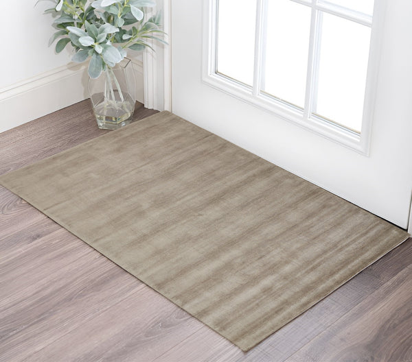 Homeroots 4' Hand Woven Area Rug - Unique Artisan Crafted Design For Stylish Home Décor And Comfort 2' X 3' Viscose 511342