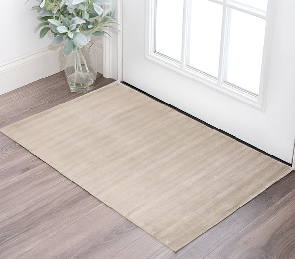 Homeroots 4' Hand Woven Area Rug - Unique Artisan Crafted Design For Stylish Home Décor And Comfort 2' X 3' Viscose 511360