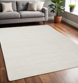 Homeroots 4' Hand Woven Area Rug - Unique Artisan Crafted Design For Stylish Home Décor And Comfort 5' X 8' Viscose 511362
