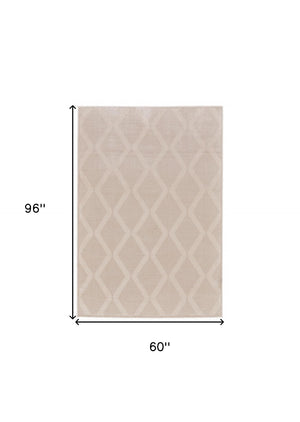 HomeRoots 5' Ivory Geometric Area Rug - Stylish, Durable, and Easy-Care Addition to Any Living Space Decor 5' X 8' 511367