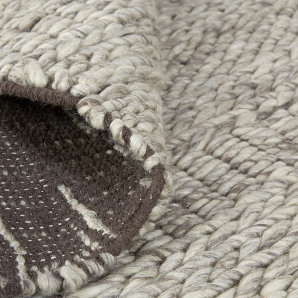 HomeRoots 4' Gray and Ivory Wool Hand-Woven Area Rug - Timeless, Durable, and Stain-Resistant for Any Space 5' X 8' 511392