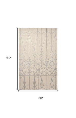 HomeRoots 5' Contemporary Stain-Resistant Geometric Area Rug in White, Silver, and Gray for Modern Spaces 5' X 8' 511476