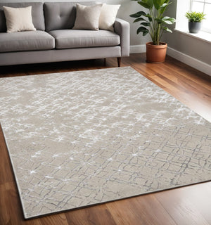 HomeRoots 4' Elegant Tan Silver Gray Quatrefoil Area Rug – Timeless Moroccan Design for Any Home Décor 5' X 8' 511495