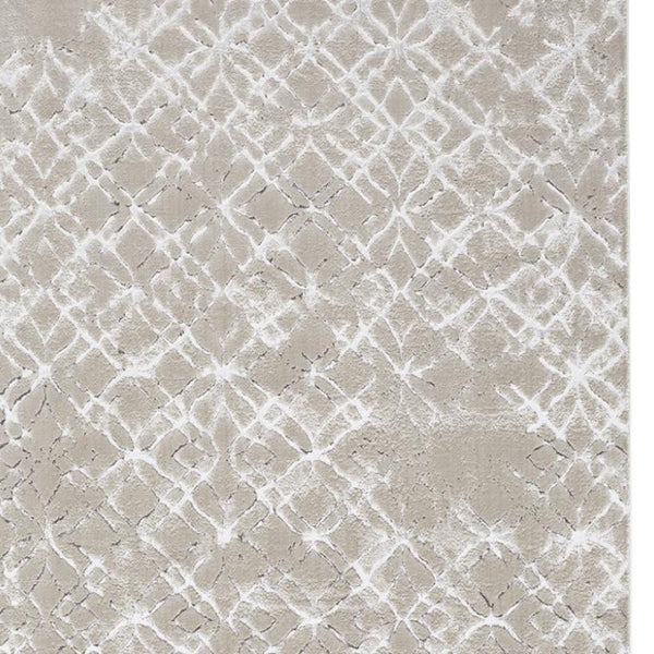HomeRoots 4' Elegant Tan Silver Gray Quatrefoil Area Rug – Timeless Moroccan Design for Any Home Décor 8' X 10' 511496