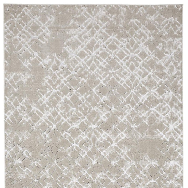 HomeRoots 4' Elegant Tan Silver Gray Quatrefoil Area Rug – Timeless Moroccan Design for Any Home Décor 7' X 10' 511497