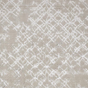 HomeRoots 4' Elegant Tan Silver Gray Quatrefoil Area Rug – Timeless Moroccan Design for Any Home Décor 7' X 10' 511497