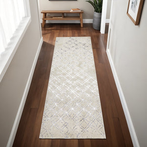 HomeRoots 4' Elegant Tan Silver Gray Quatrefoil Area Rug – Timeless Moroccan Design for Any Home Décor 8' Runner 511501