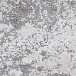 HomeRoots 4' Contemporary Silver Gray and White Abstract Area Rug - Elegant Design for Modern Spaces 7' X 10' 511533