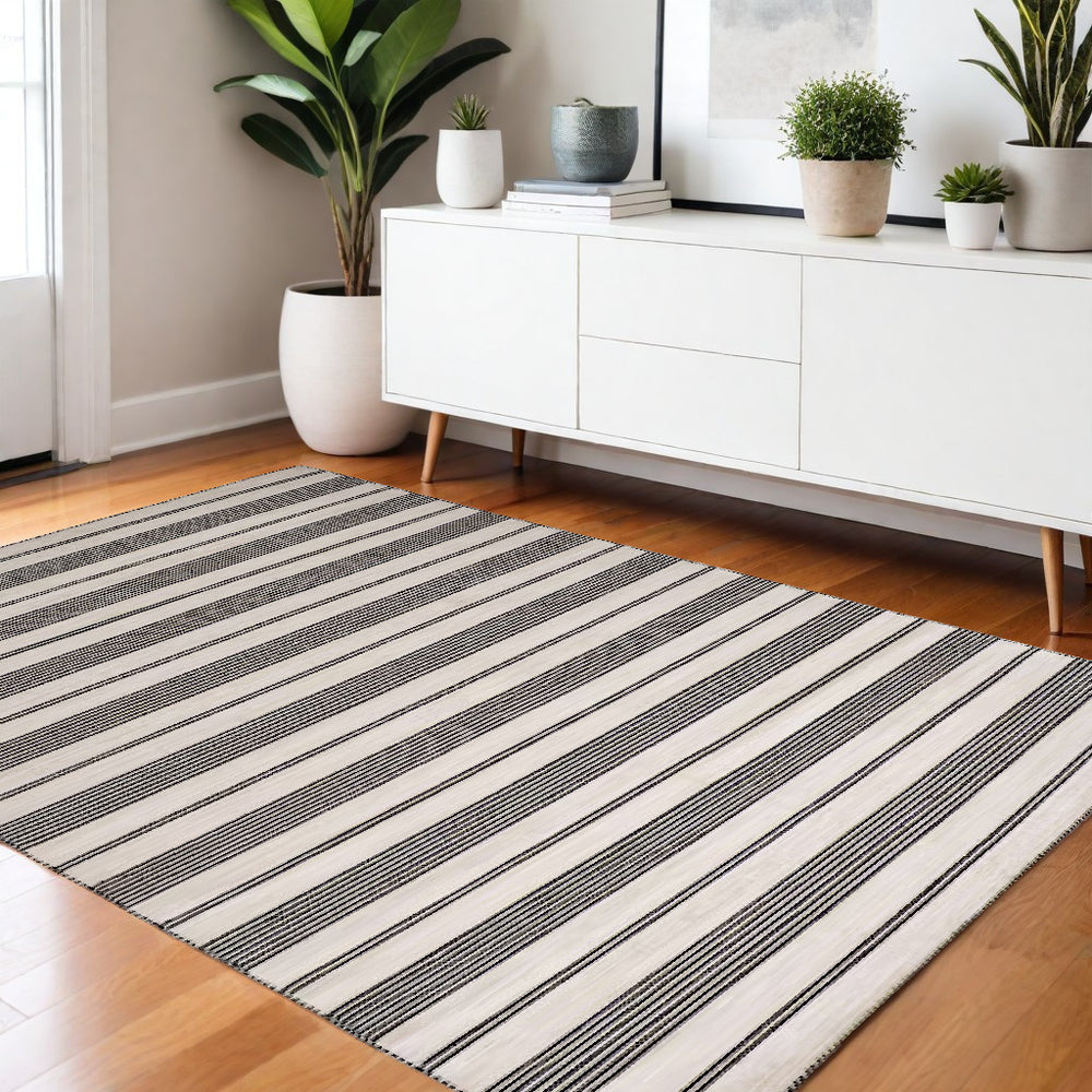 Homeroots 4' X 6' Black And White Striped Dhurrie Hand Woven Stain Resistant Area Rug Black,White Other Material 511657