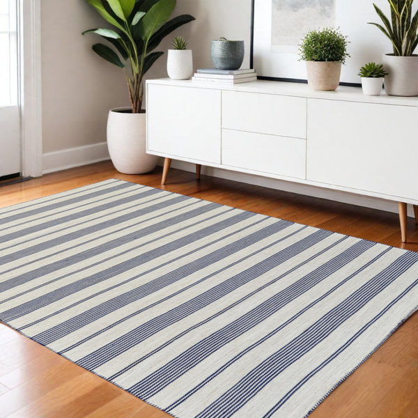 HomeRoots 4' Hand Woven Black and White Striped Area Rug - Eco-Friendly, Durable, and Stylish for Any Room 4' X 6' 511680