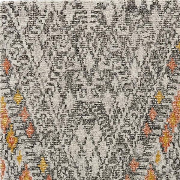 HomeRoots 5' Gray and Ivory Wool Geometric Hand-Tufted Area Rug for Elegant Living Spaces and Comfort 5' X 8' 511711